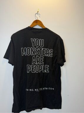 Bring me the horizon monsters tee L